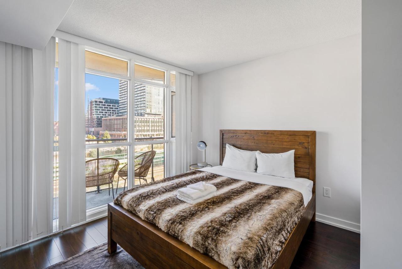 Family Oriented Downtown Toronto 2Bdrm Condo With Parking & Office Space Exterior foto