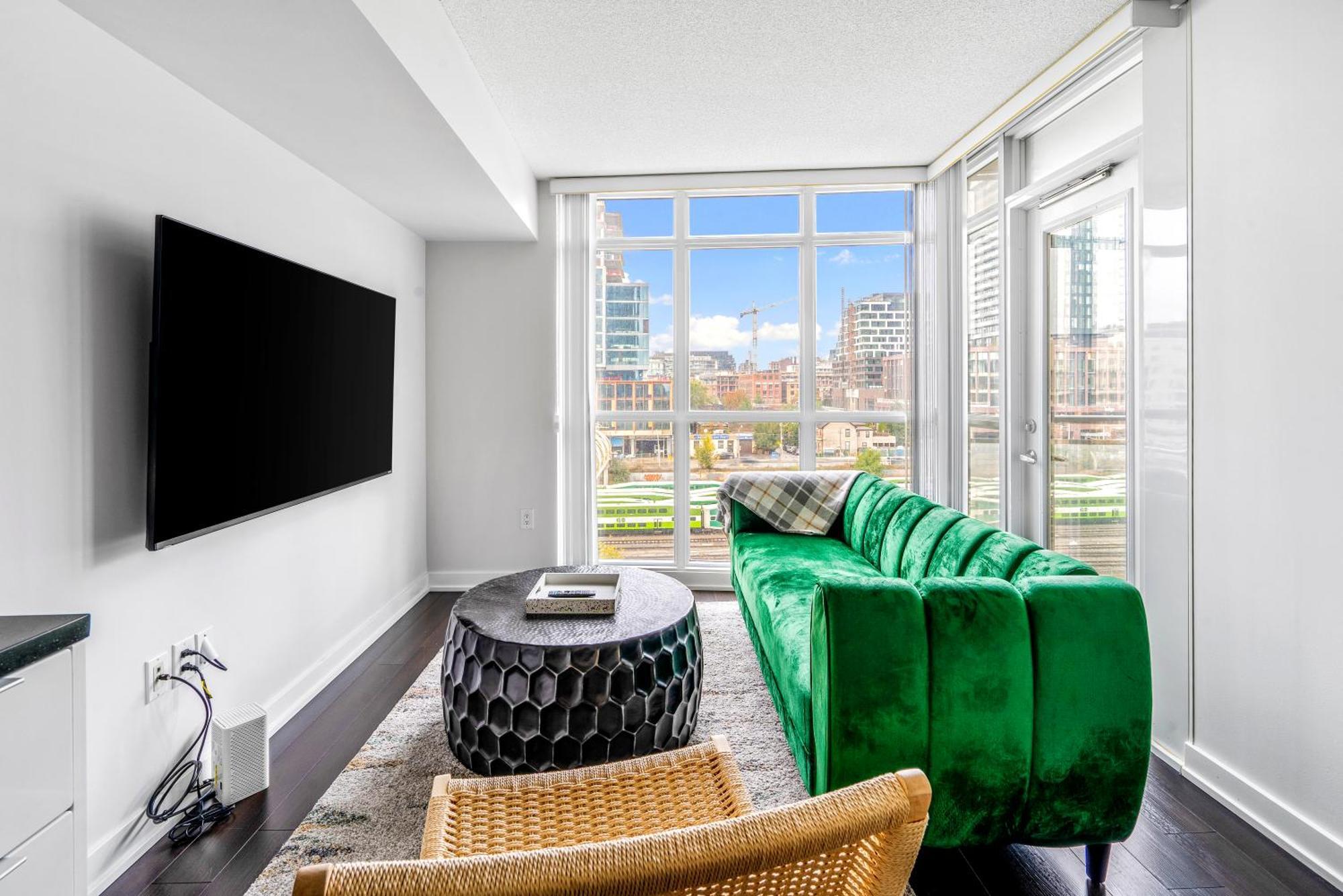 Family Oriented Downtown Toronto 2Bdrm Condo With Parking & Office Space Exterior foto